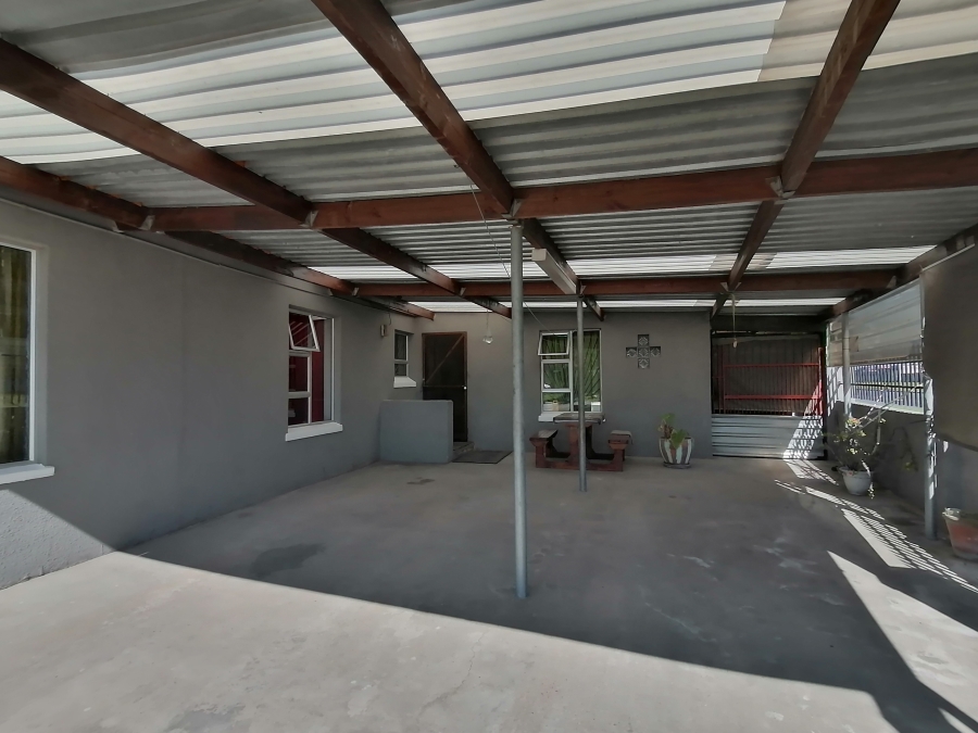 3 Bedroom Property for Sale in Perm Gardens Western Cape